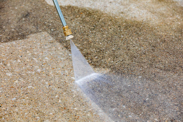 Best Driveway Pressure Washing  in Sunnyside, WA